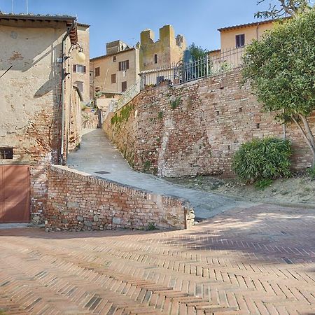 Tognazzi Casa Vacanze - Casa Il Giglio เชร์ตาลโด ภายนอก รูปภาพ